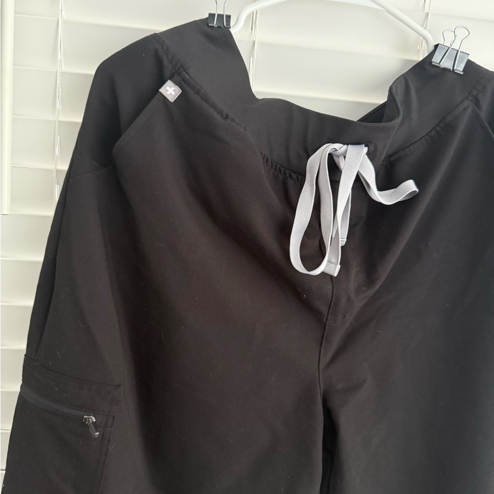 FIGS Black Scrub Jogger Pants - Picture 2 of 5